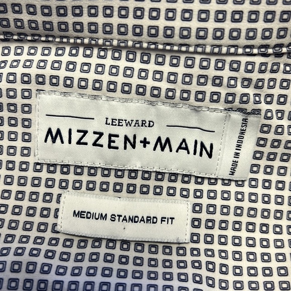 White and Blue Mizzen + Main Button Up Shirt size Medium Standard Fit - Picture 6 of 7